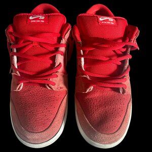 Nike SB Dunk Low Challenge Red